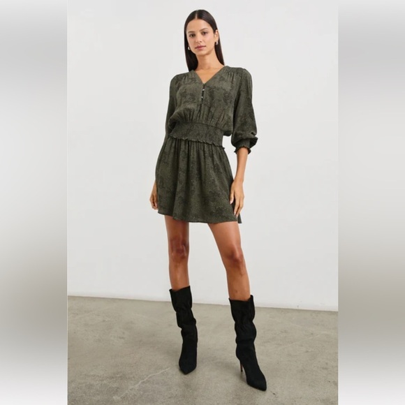 Rails Jasmine Long Sleeve
Snake Print Mini  Dress Olive Pebble Size Medium. - Picture 3 of 16
